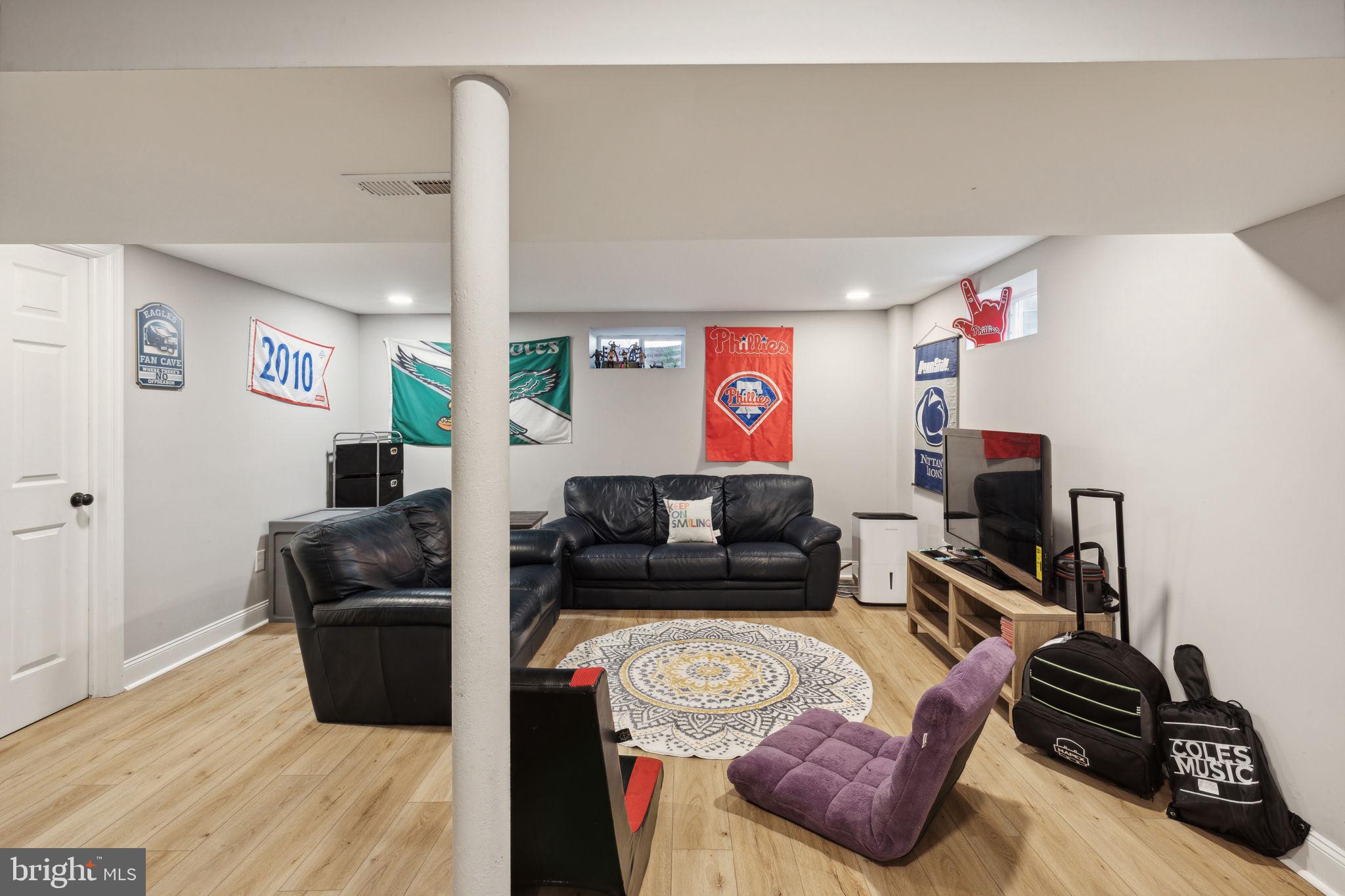 1935 Maple Ave