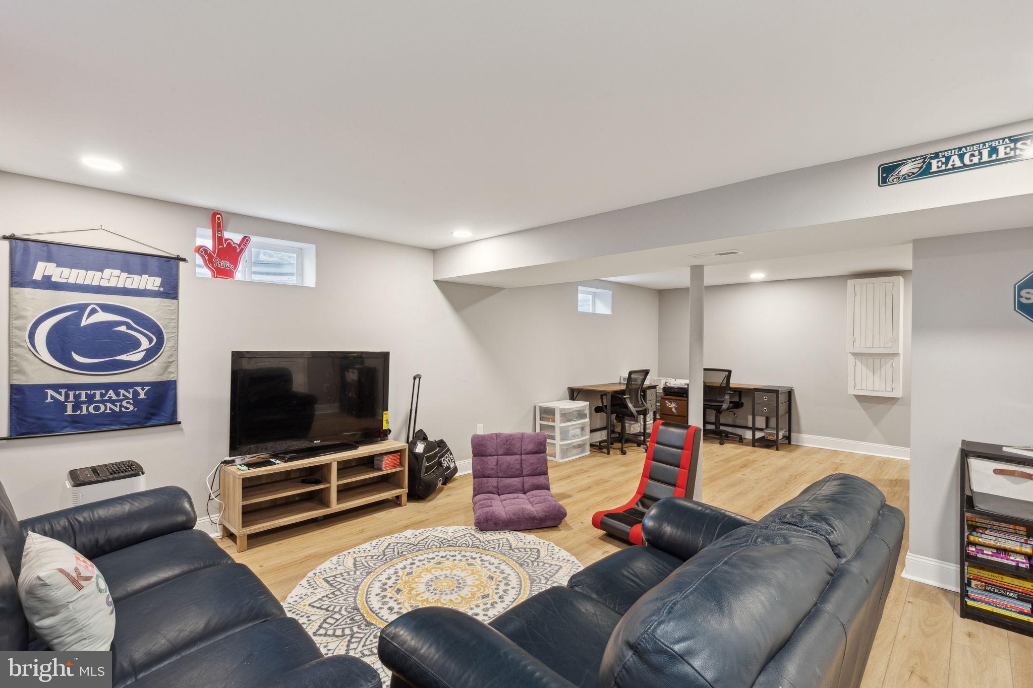 1935 Maple Ave