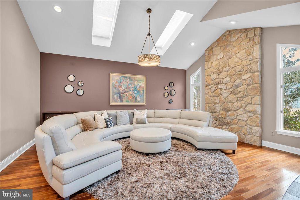 70 Timberline Dr