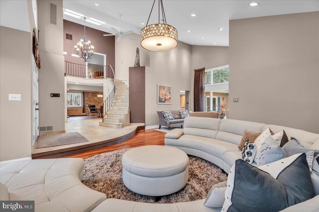 70 Timberline Dr