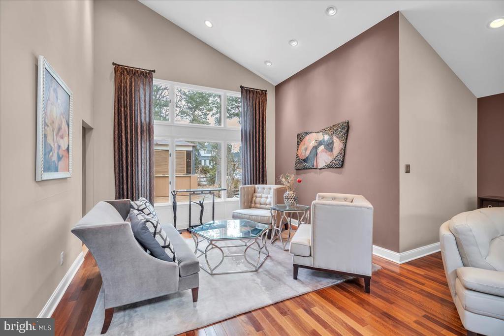 70 Timberline Dr