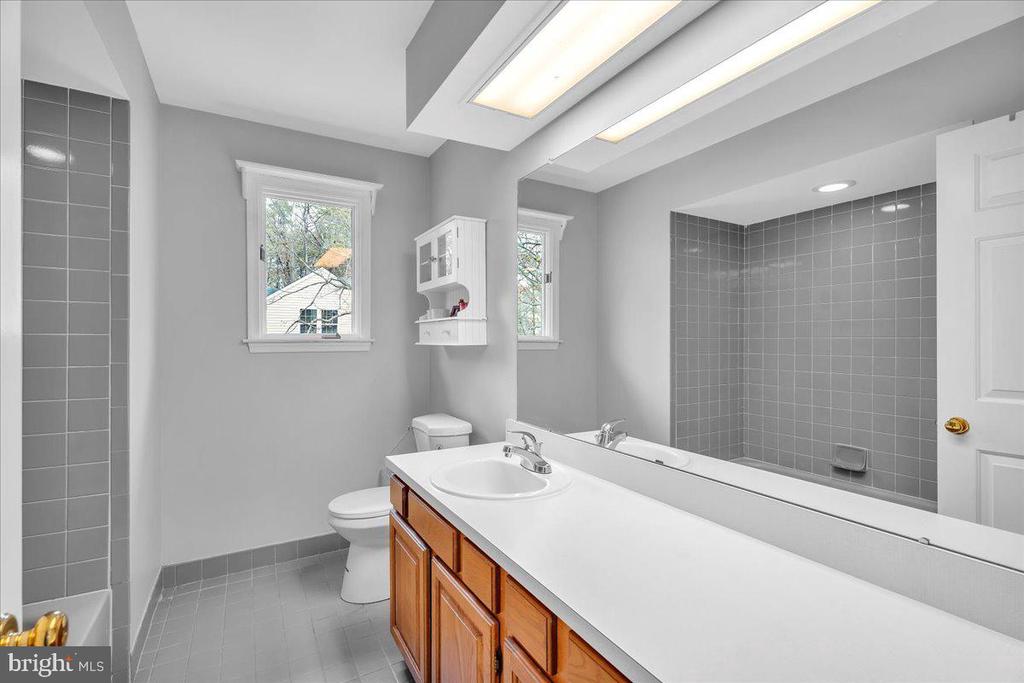 70 Timberline Dr