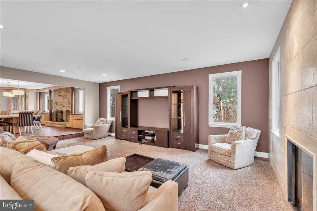 70 Timberline Dr