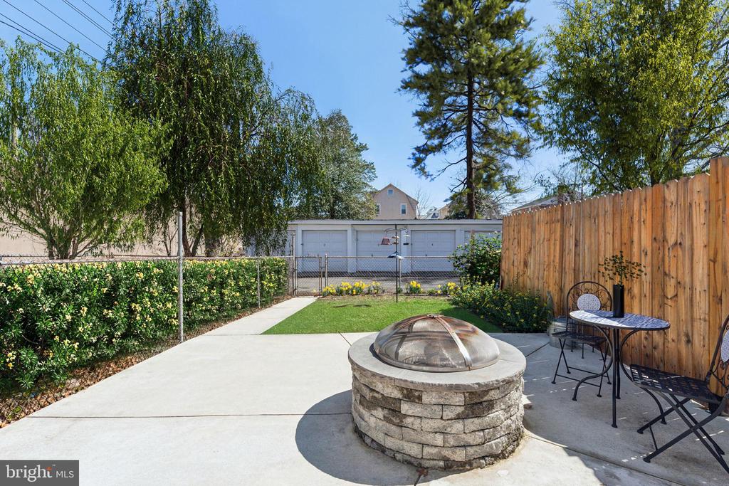 102 Cooper Ave