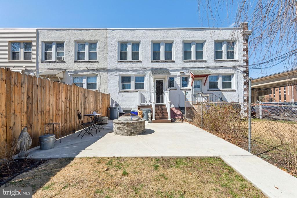 102 Cooper Ave