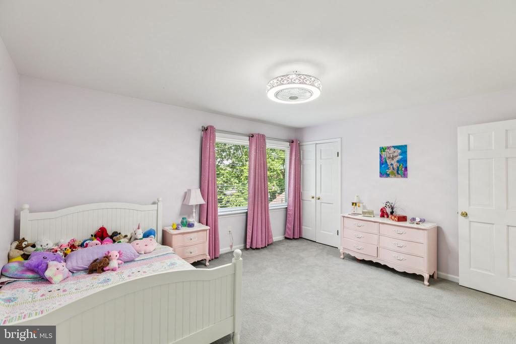11 Ridgeview Ct