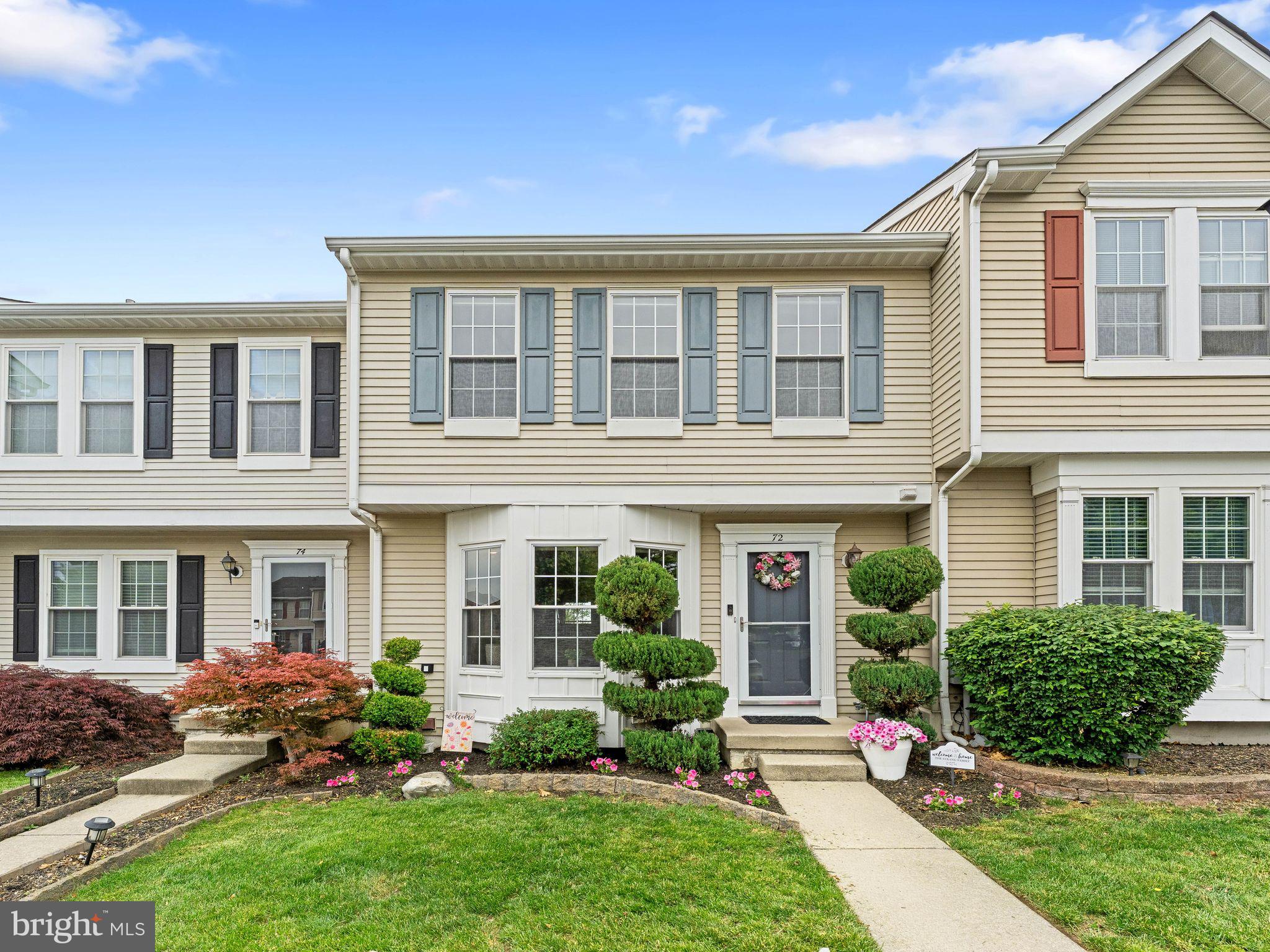72 PEBBLE LANE