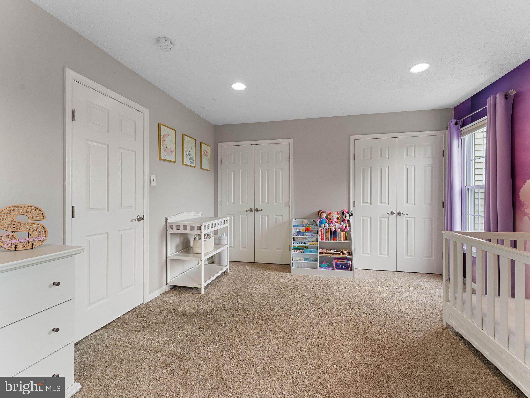 72 PEBBLE LANE