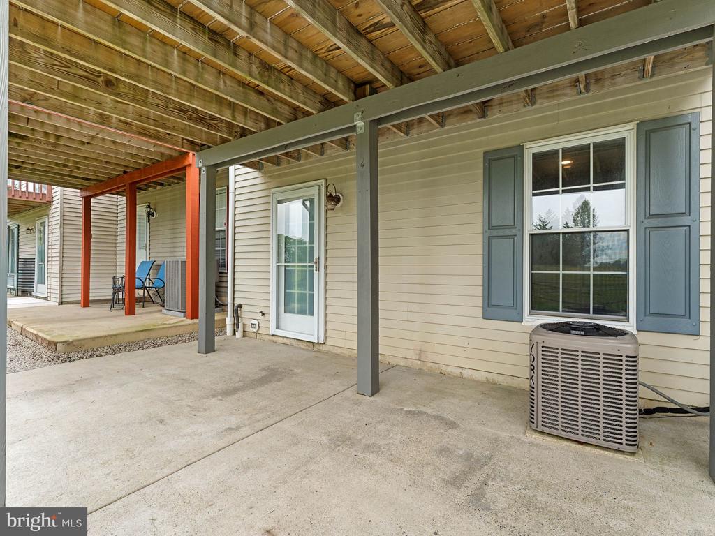 72 PEBBLE LANE