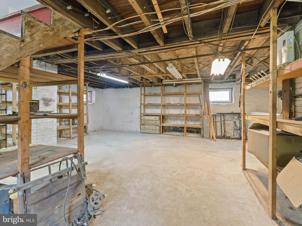 1211 ELDRIDGE AVENUE