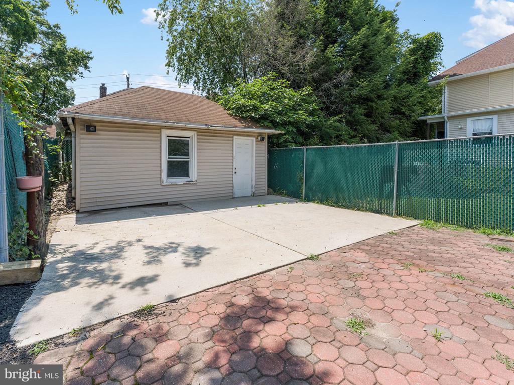 1211 ELDRIDGE AVENUE