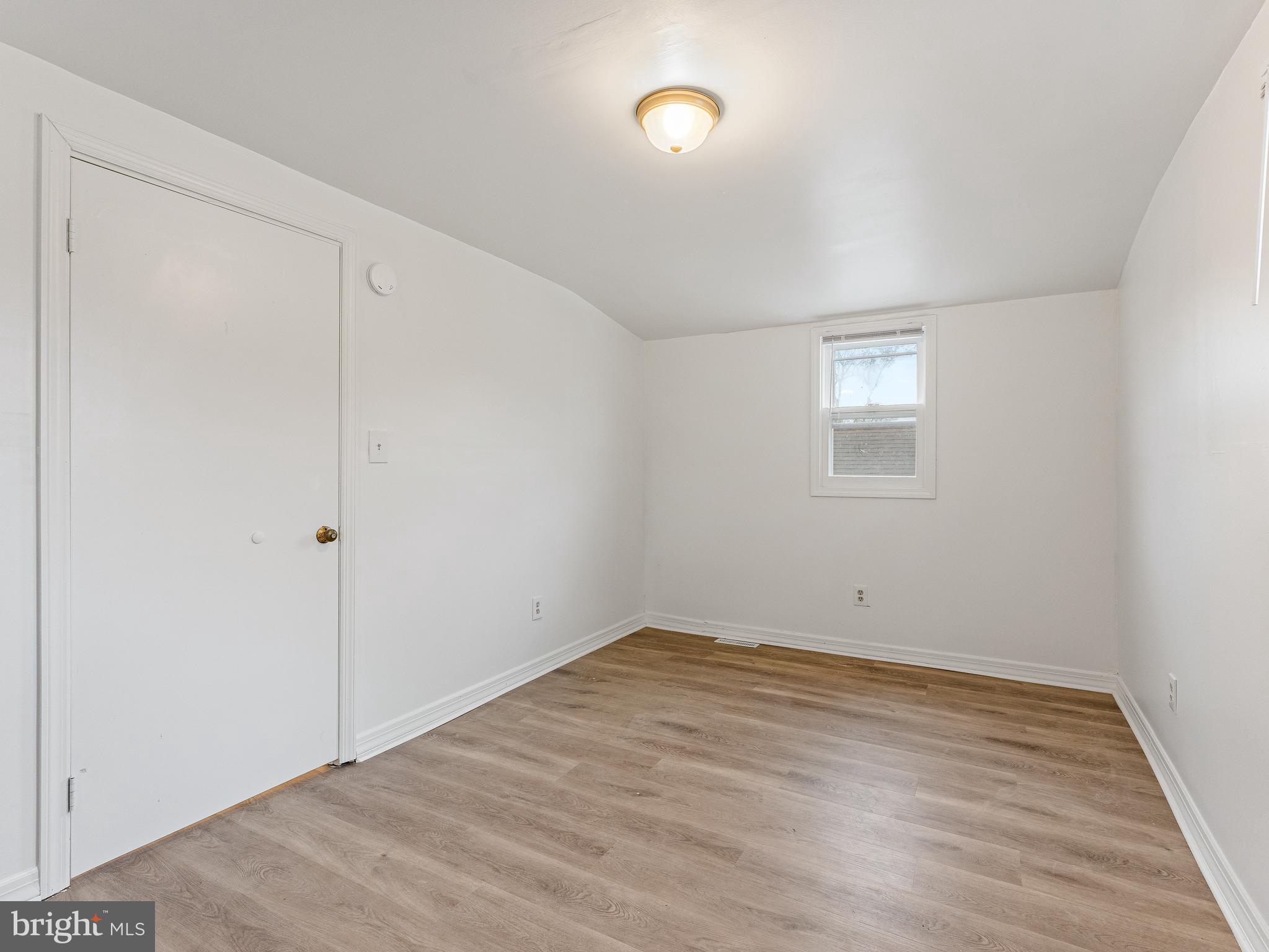 17 Chester Ave