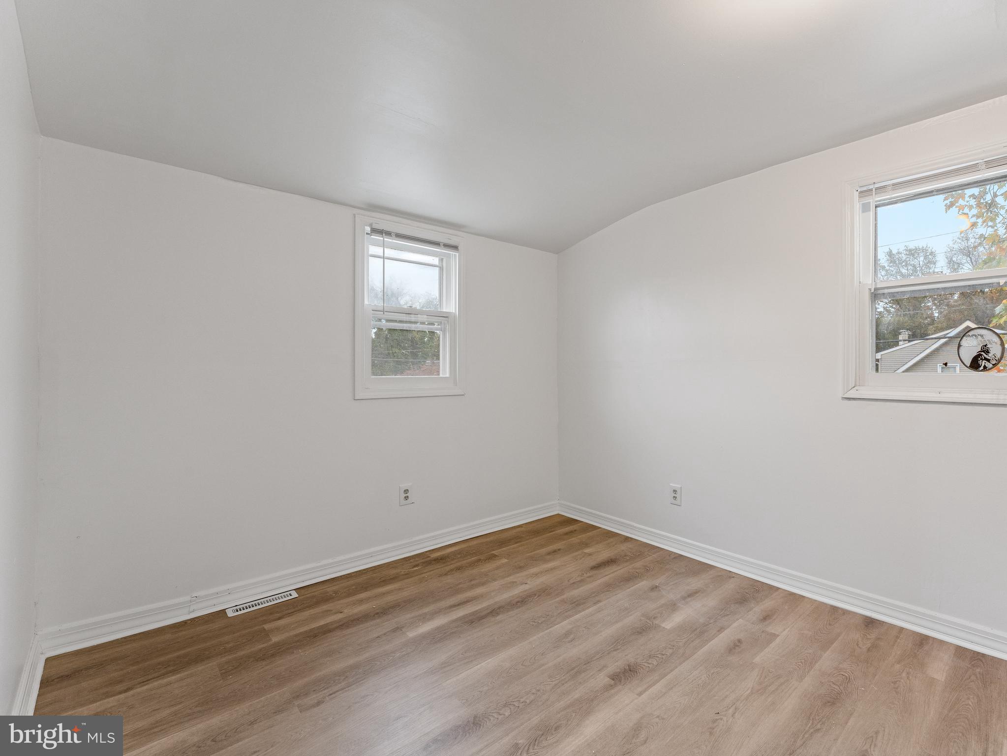 17 Chester Ave