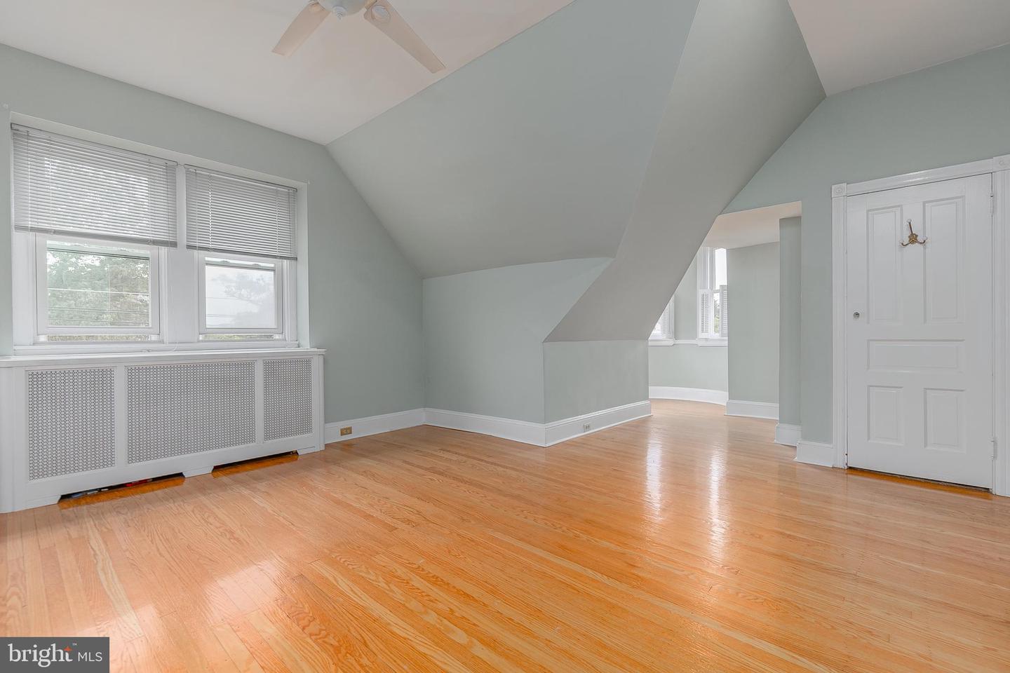 35 W la Crosse Ave #A