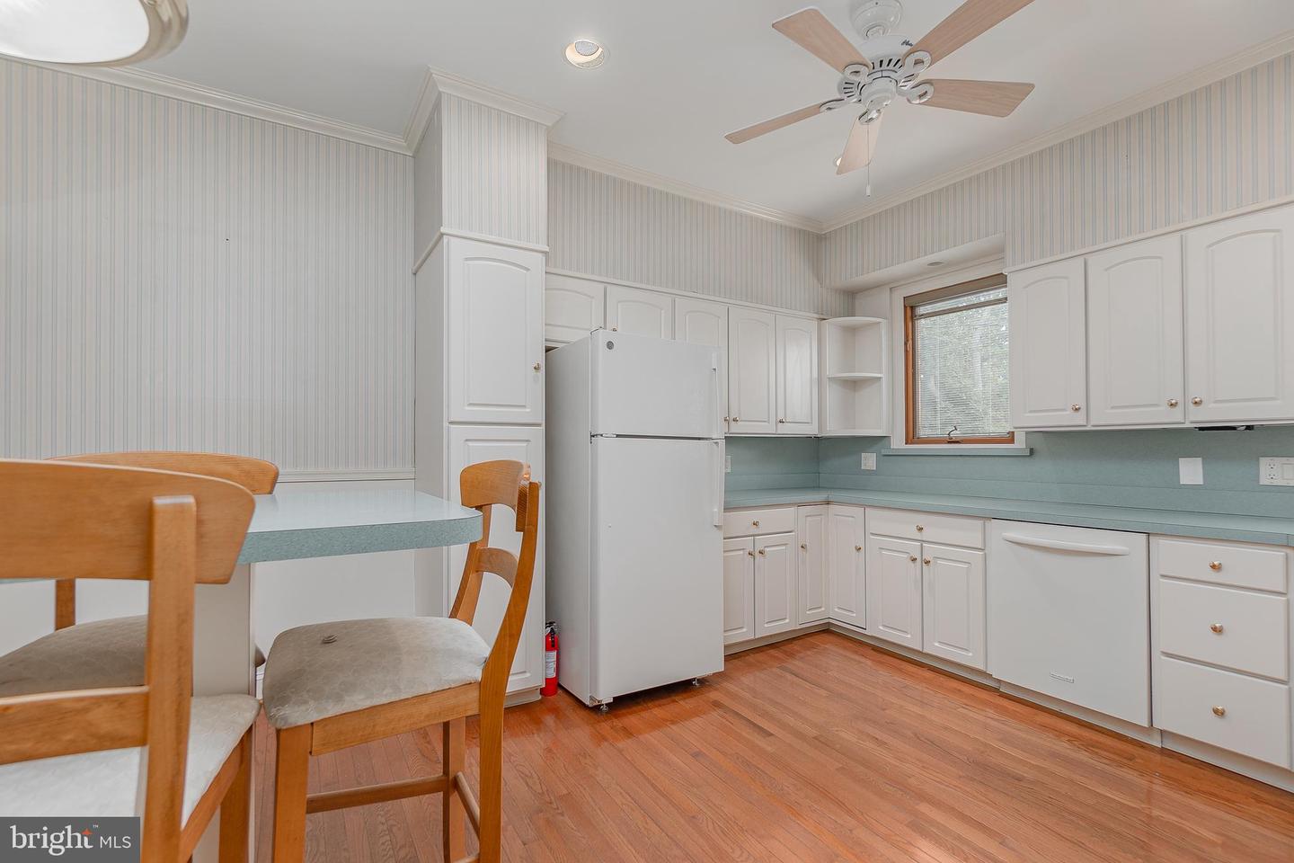 35 W la Crosse Ave #A