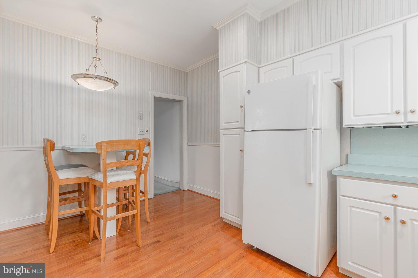 35 W la Crosse Ave #A