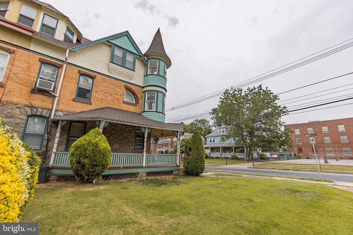 35 W la Crosse Ave #A