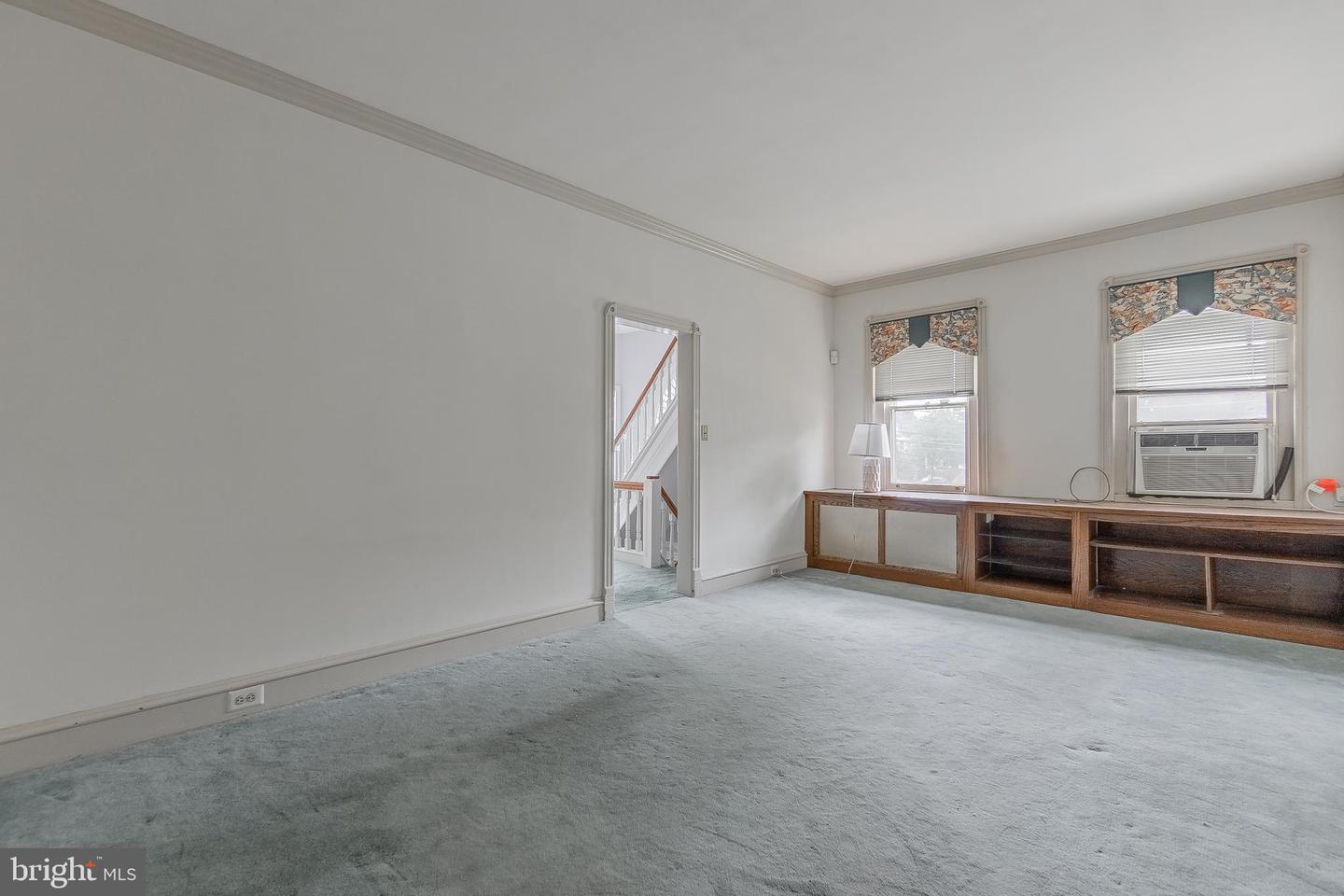 35 W la Crosse Ave #A