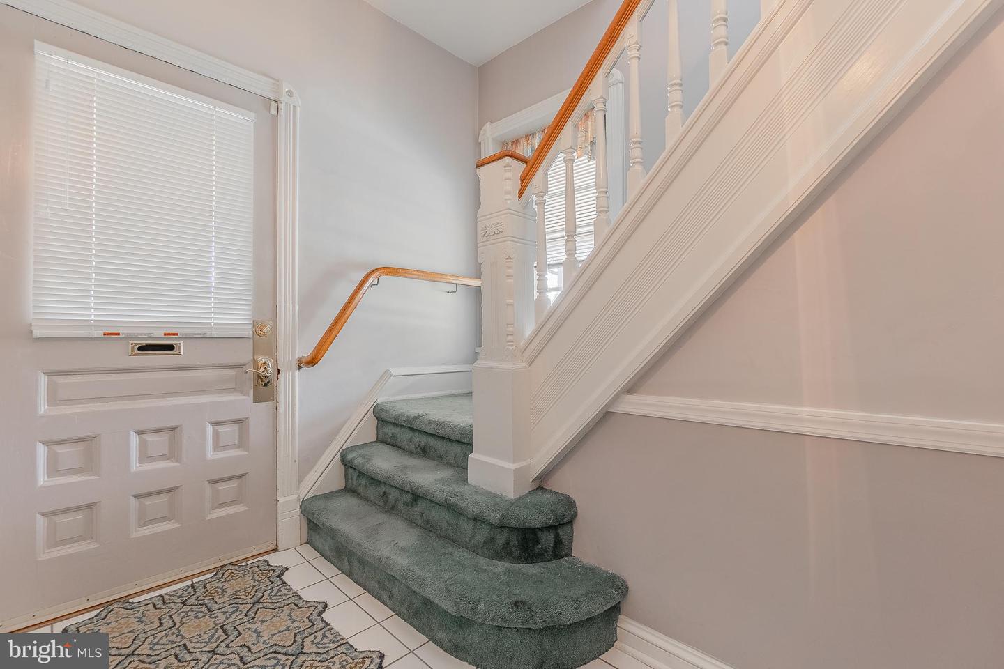 35 W la Crosse Ave #A