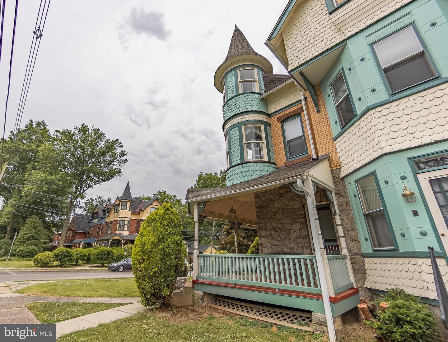 35 W la Crosse Ave #A