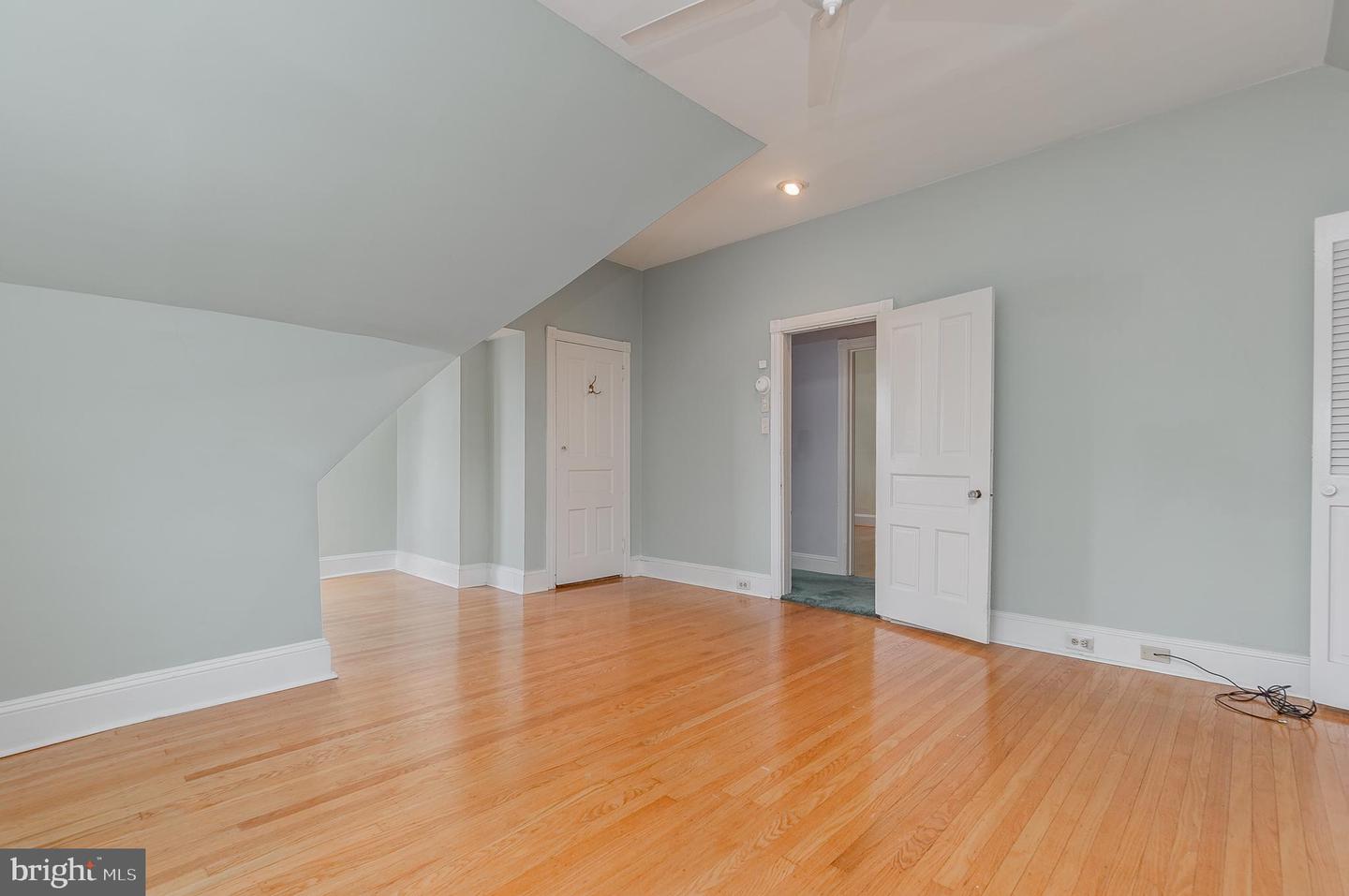 35 W la Crosse Ave #A