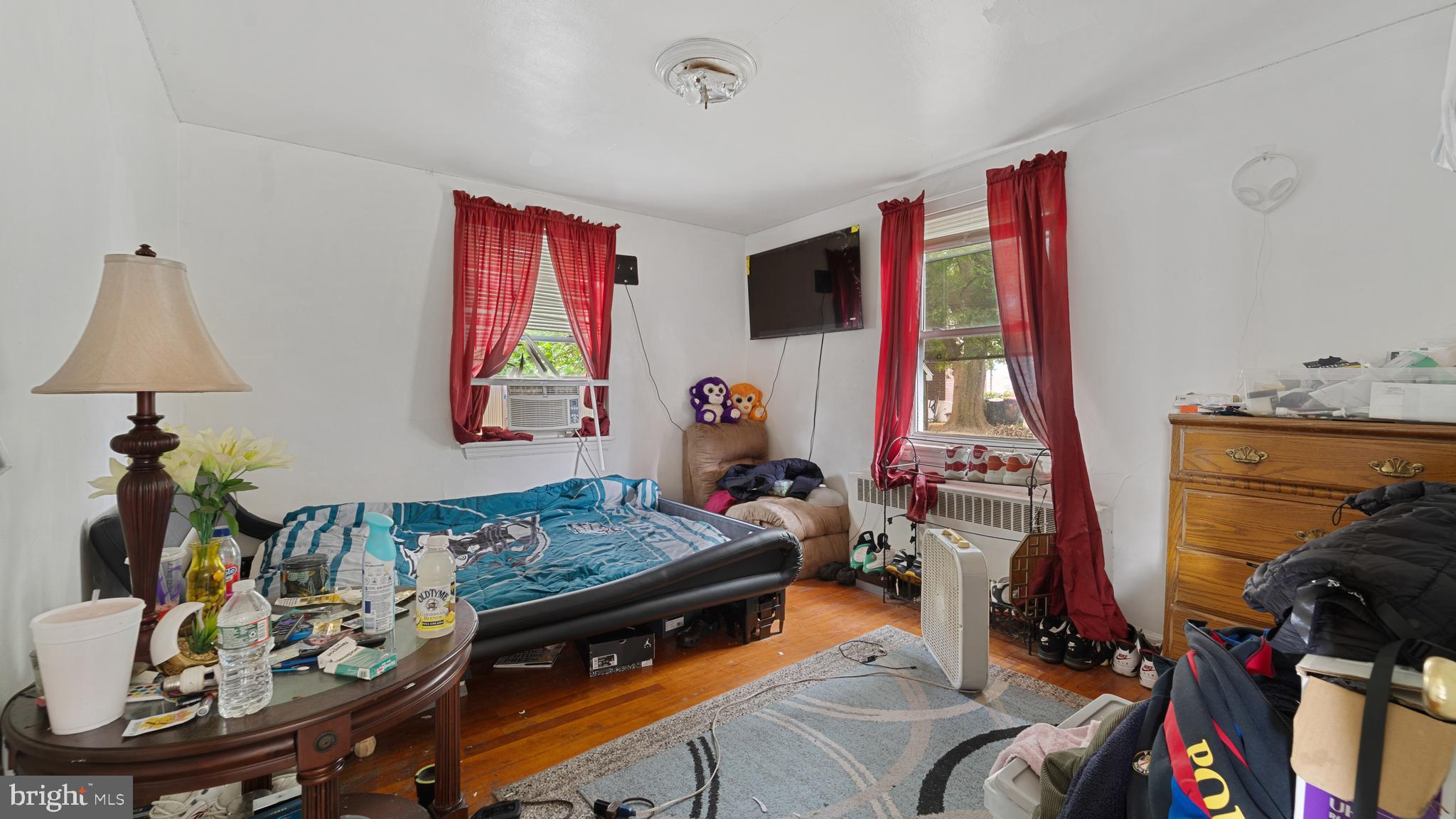 211 W Parkway Ave
