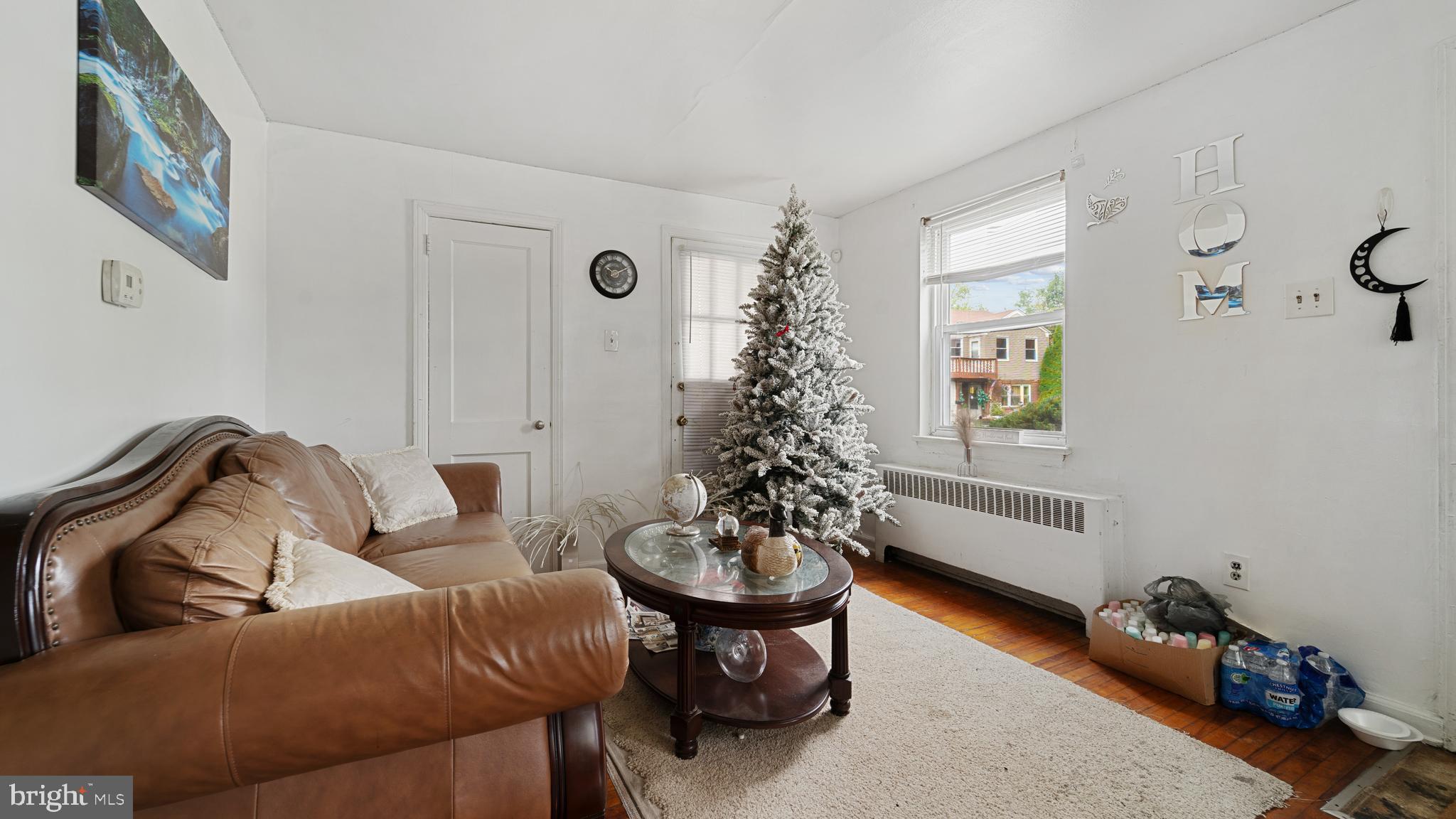 211 W Parkway Ave