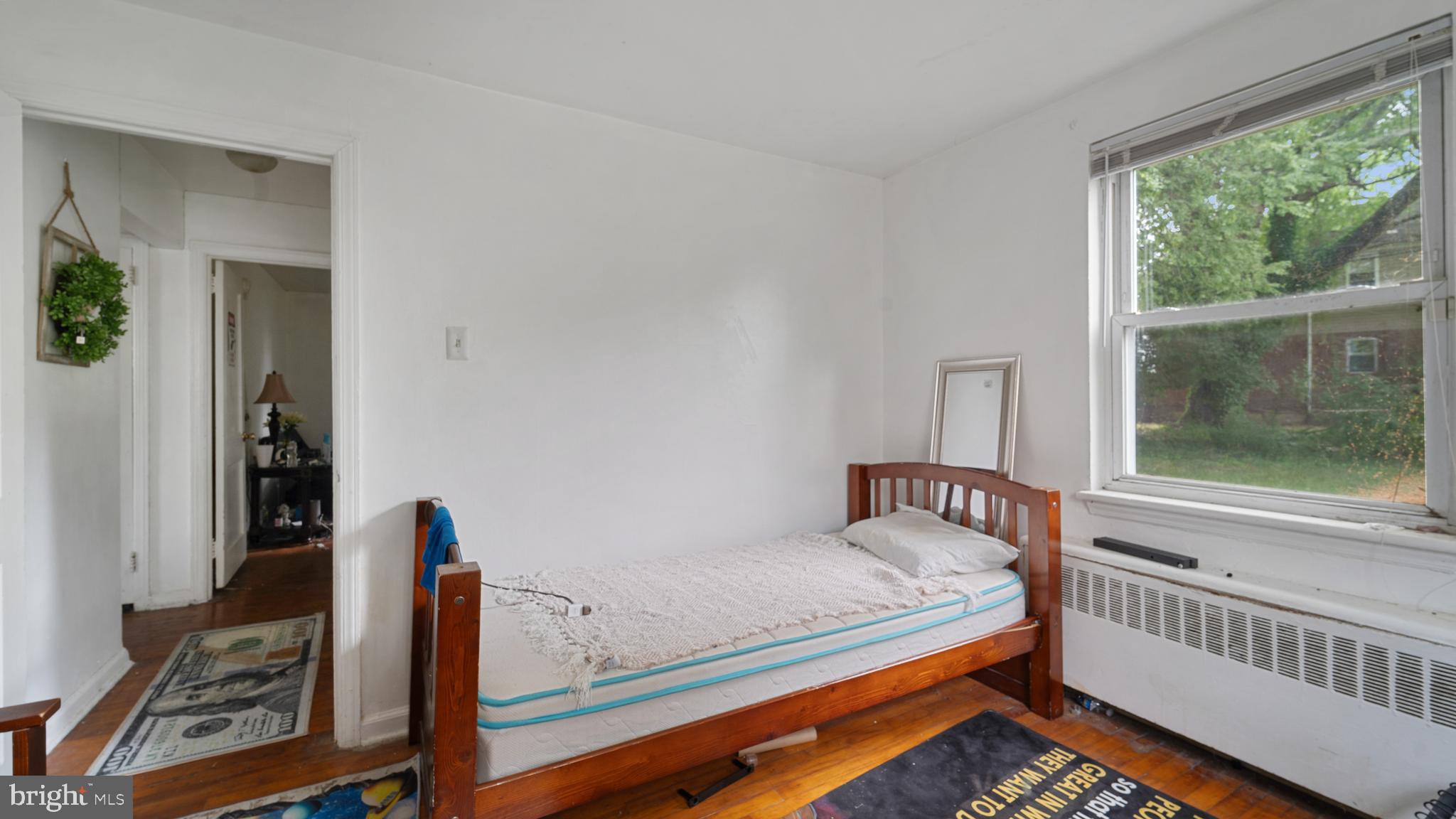211 W Parkway Ave