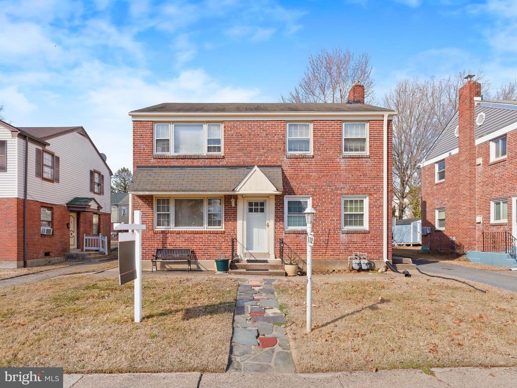 112 W Parkway Ave