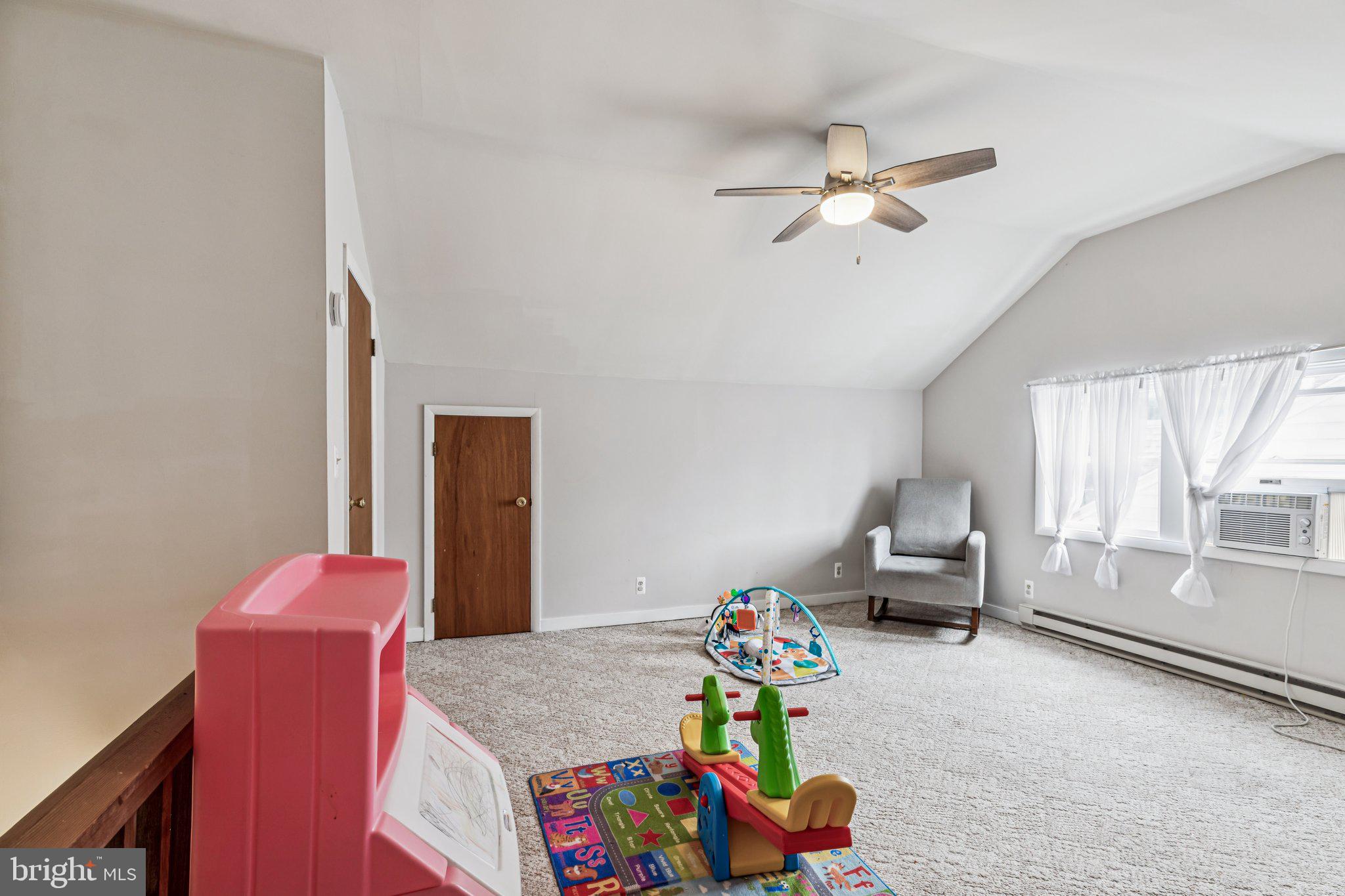 92 W PLUMSTEAD AVENUE