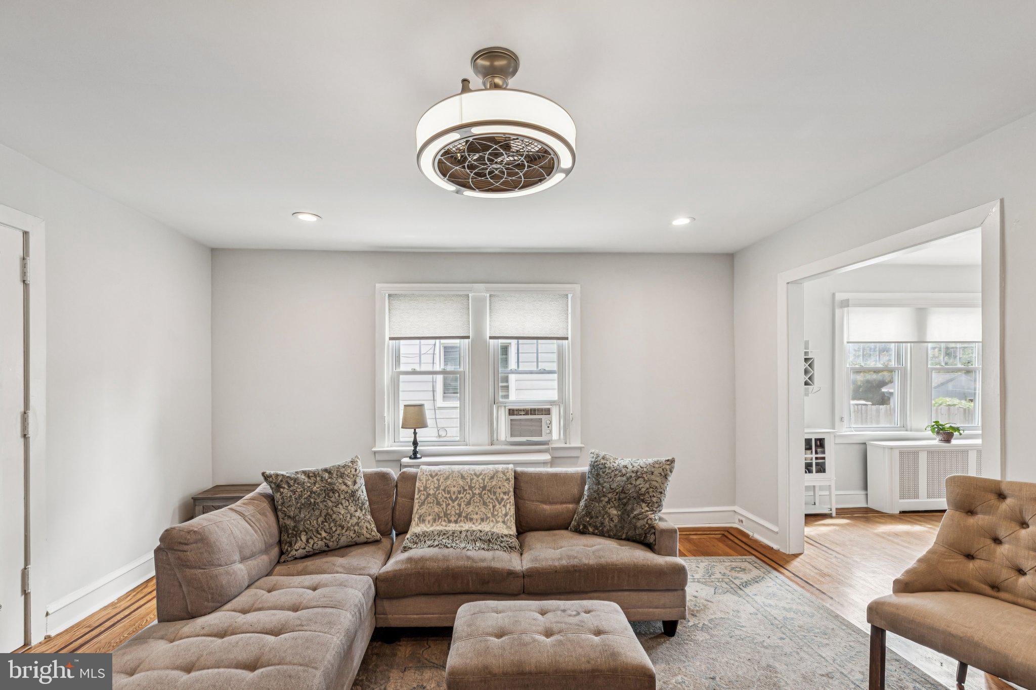 92 W PLUMSTEAD AVENUE