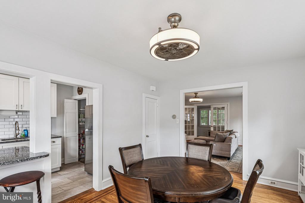92 W PLUMSTEAD AVENUE