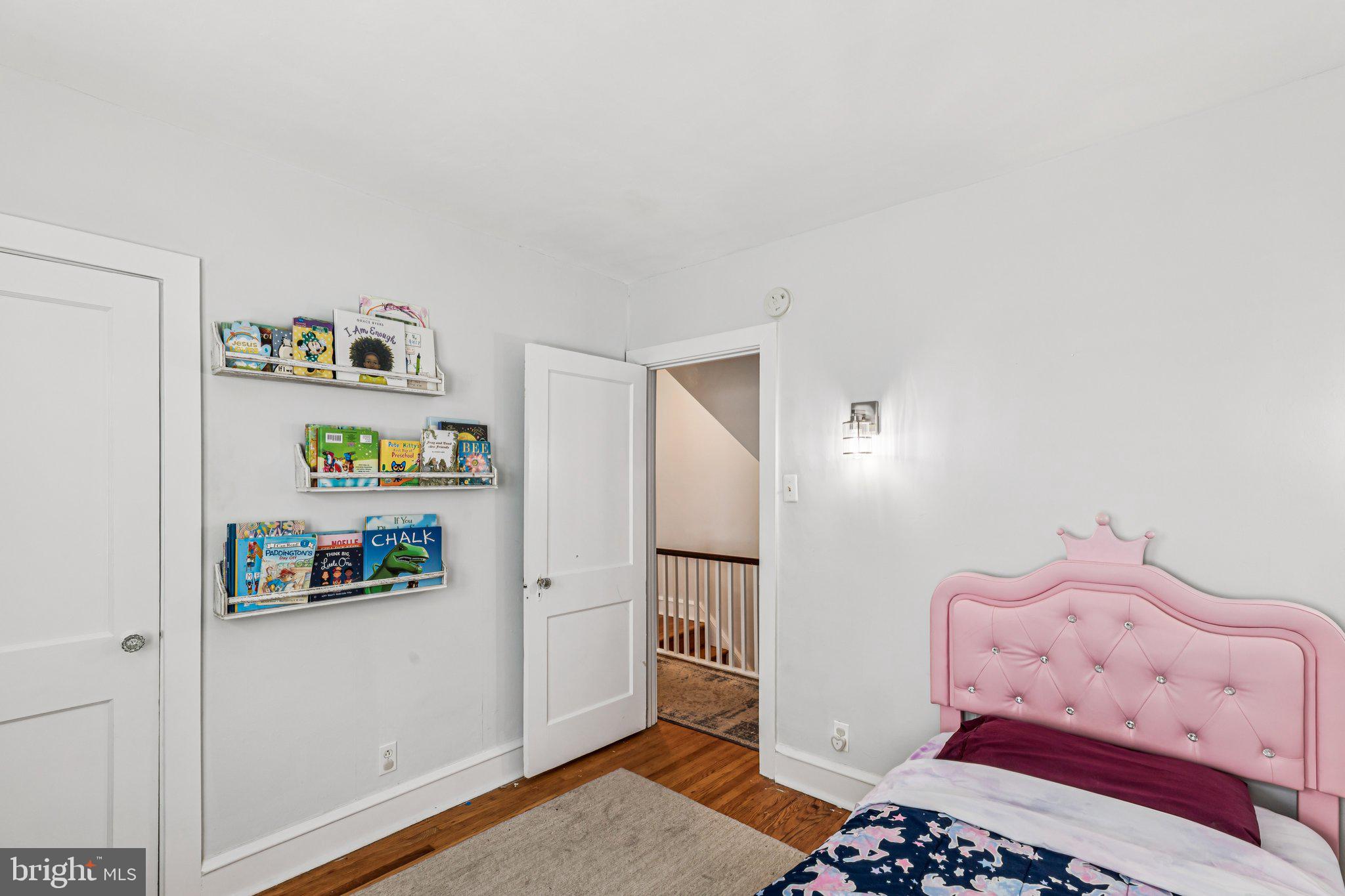 92 W PLUMSTEAD AVENUE