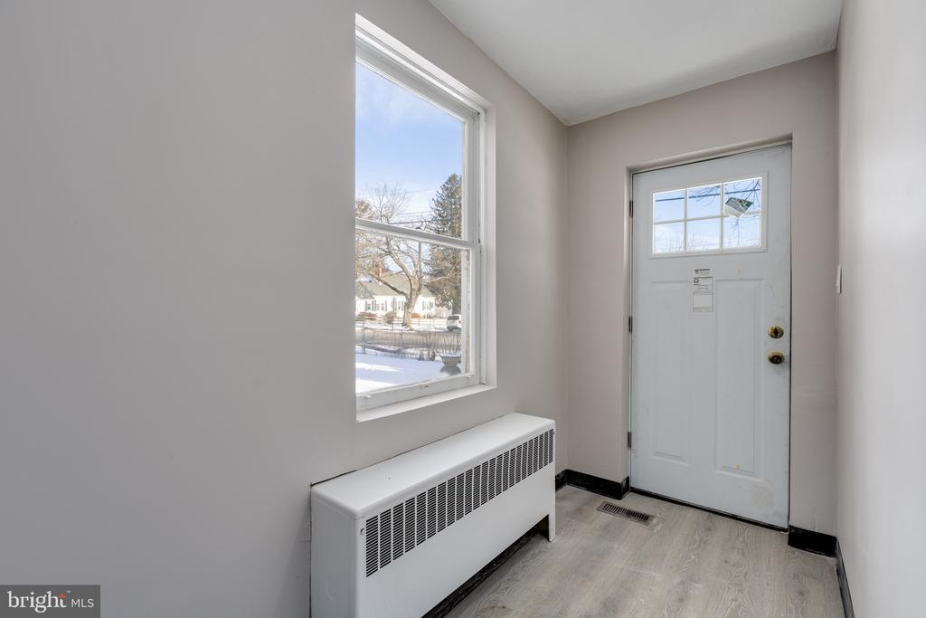 4211 GARRETT 1A