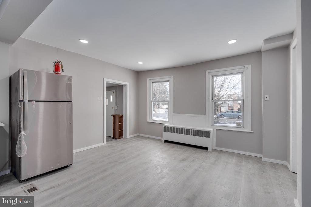 4211 GARRETT 1A