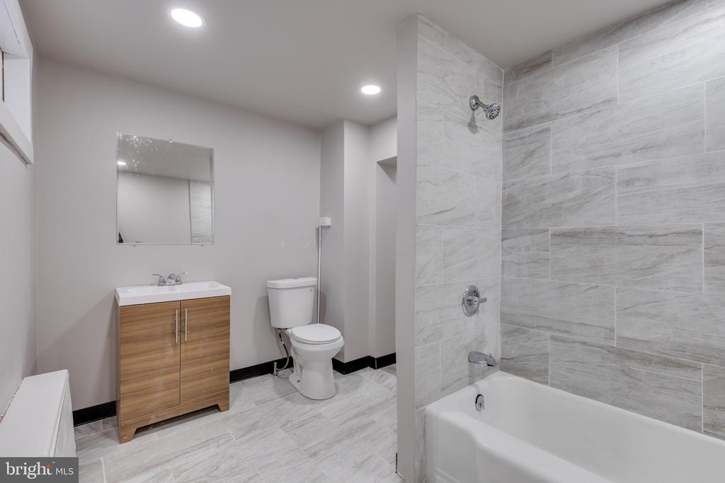 4211 GARRETT 1A