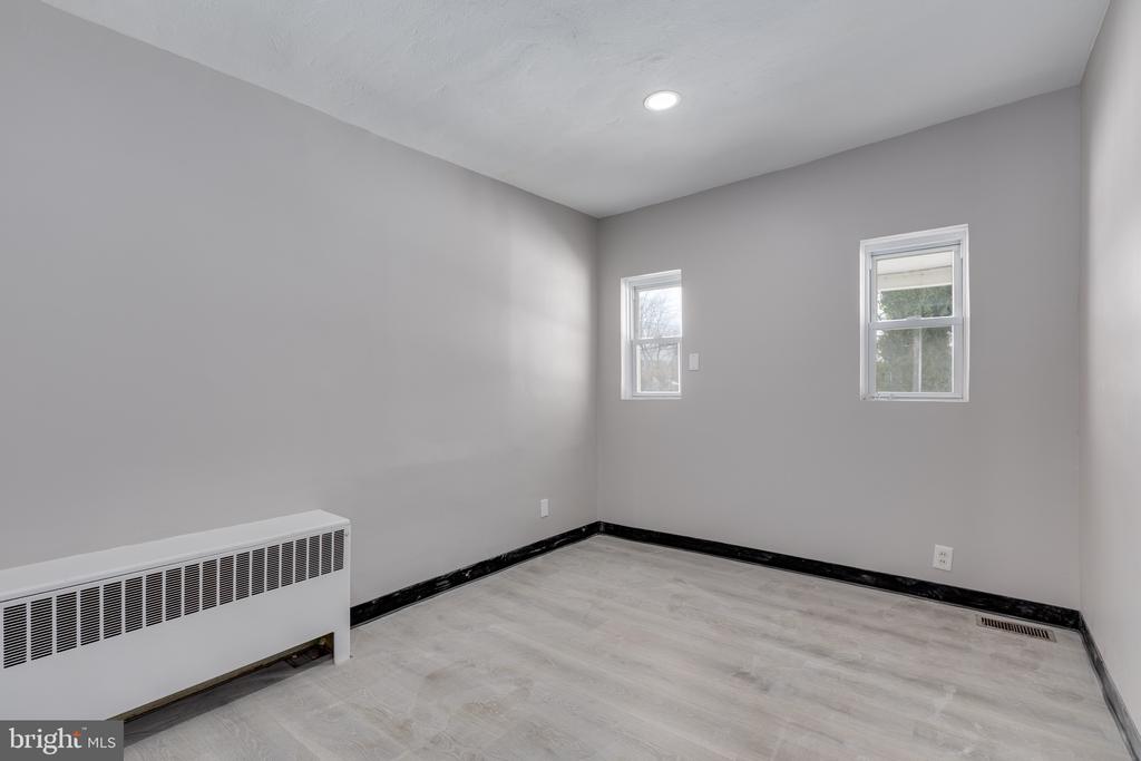 4211 GARRETT 1A