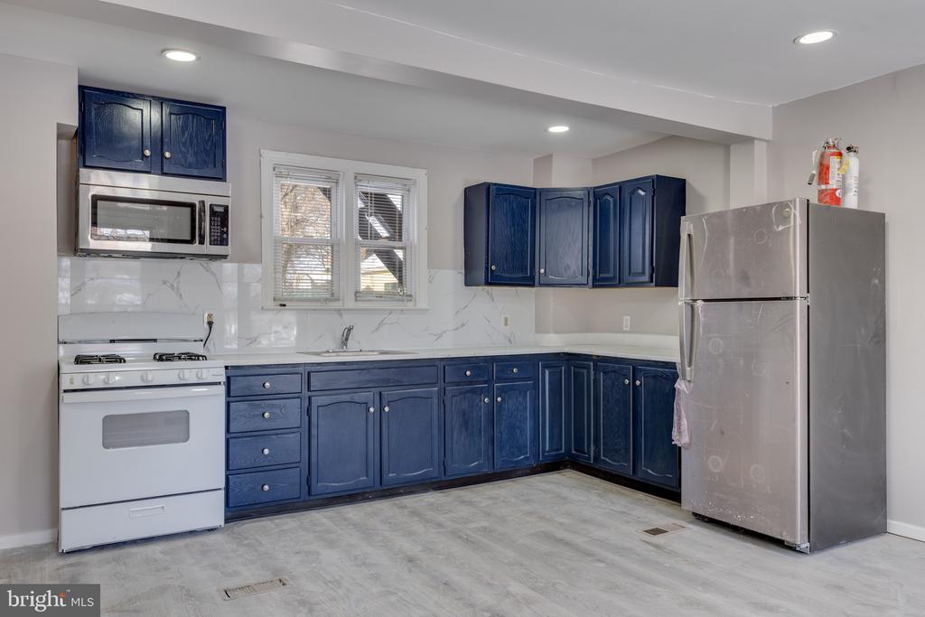 4211 GARRETT 1A