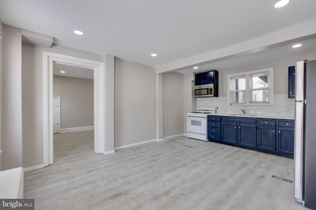 4211 GARRETT 1A