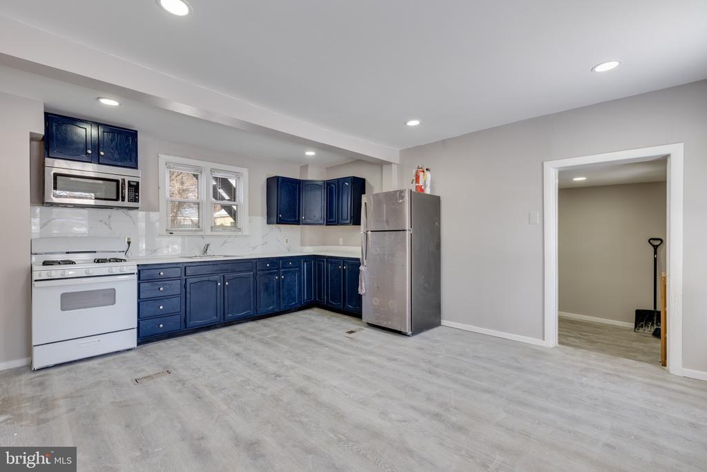 4211 GARRETT 1A