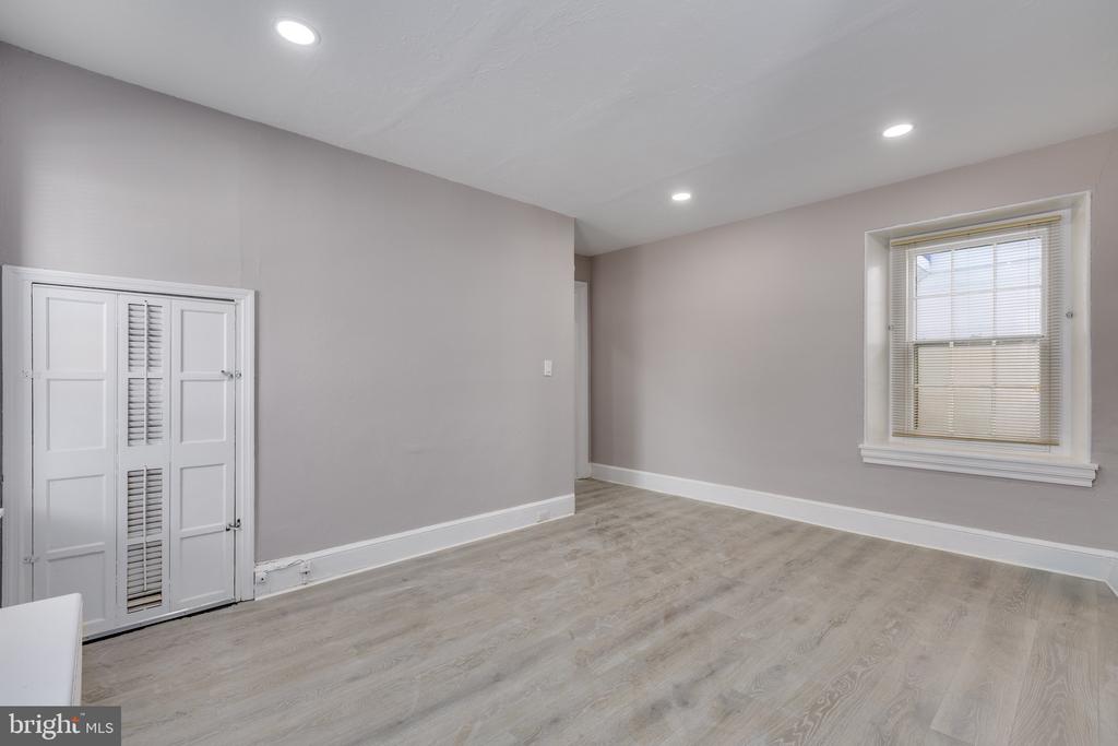 4211 GARRETT 1A