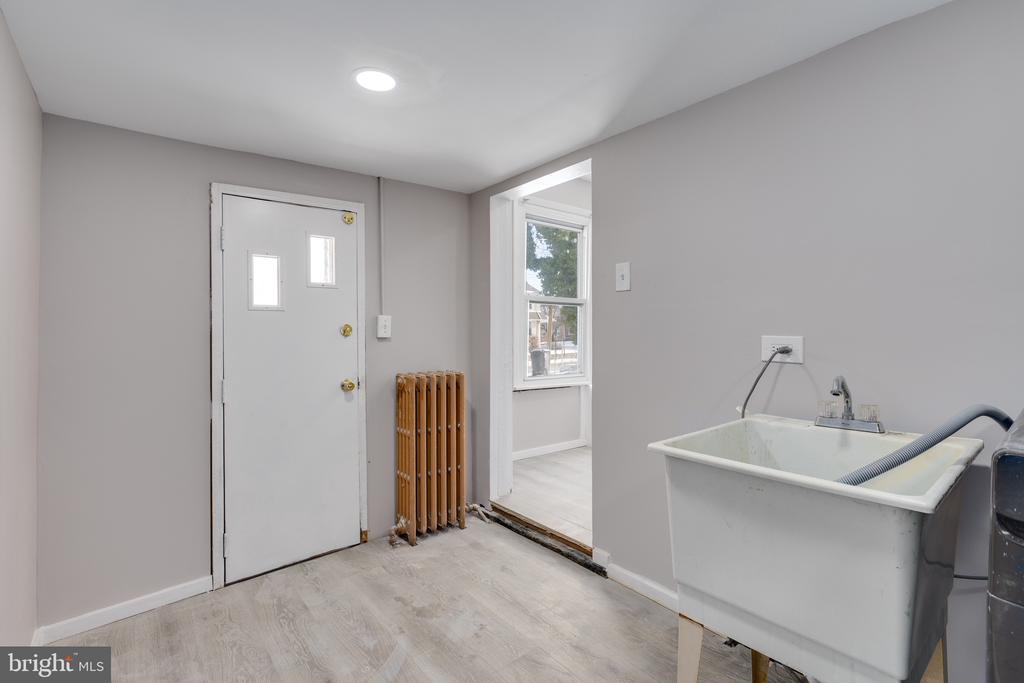 4211 GARRETT 1A