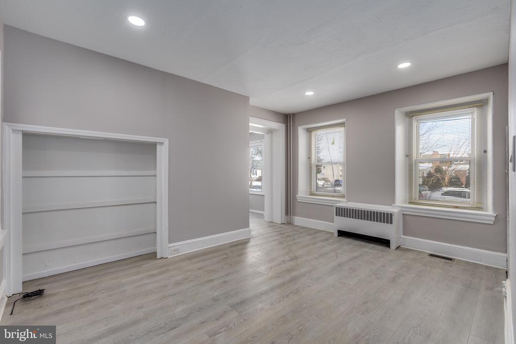 4211 GARRETT 1A