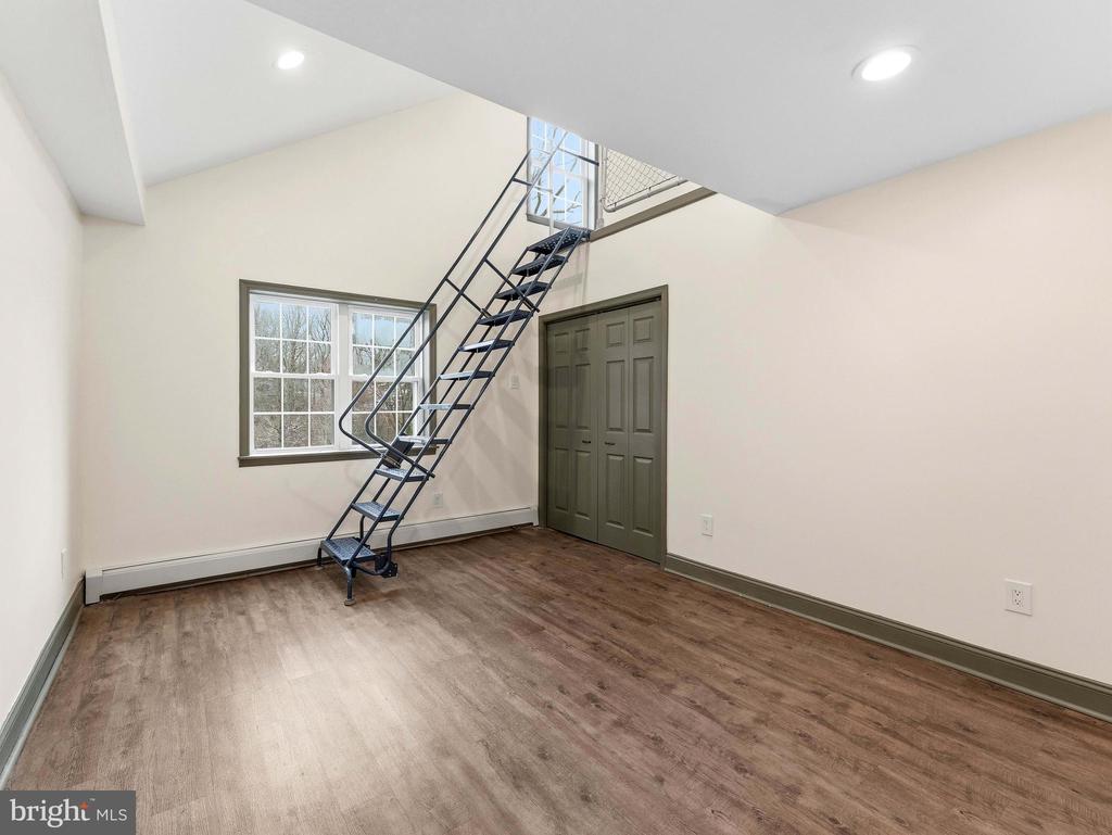 71 W SPROUL ROAD