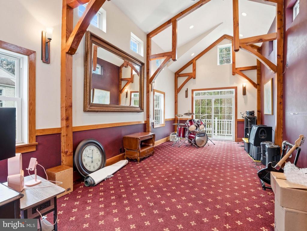 71 W SPROUL ROAD