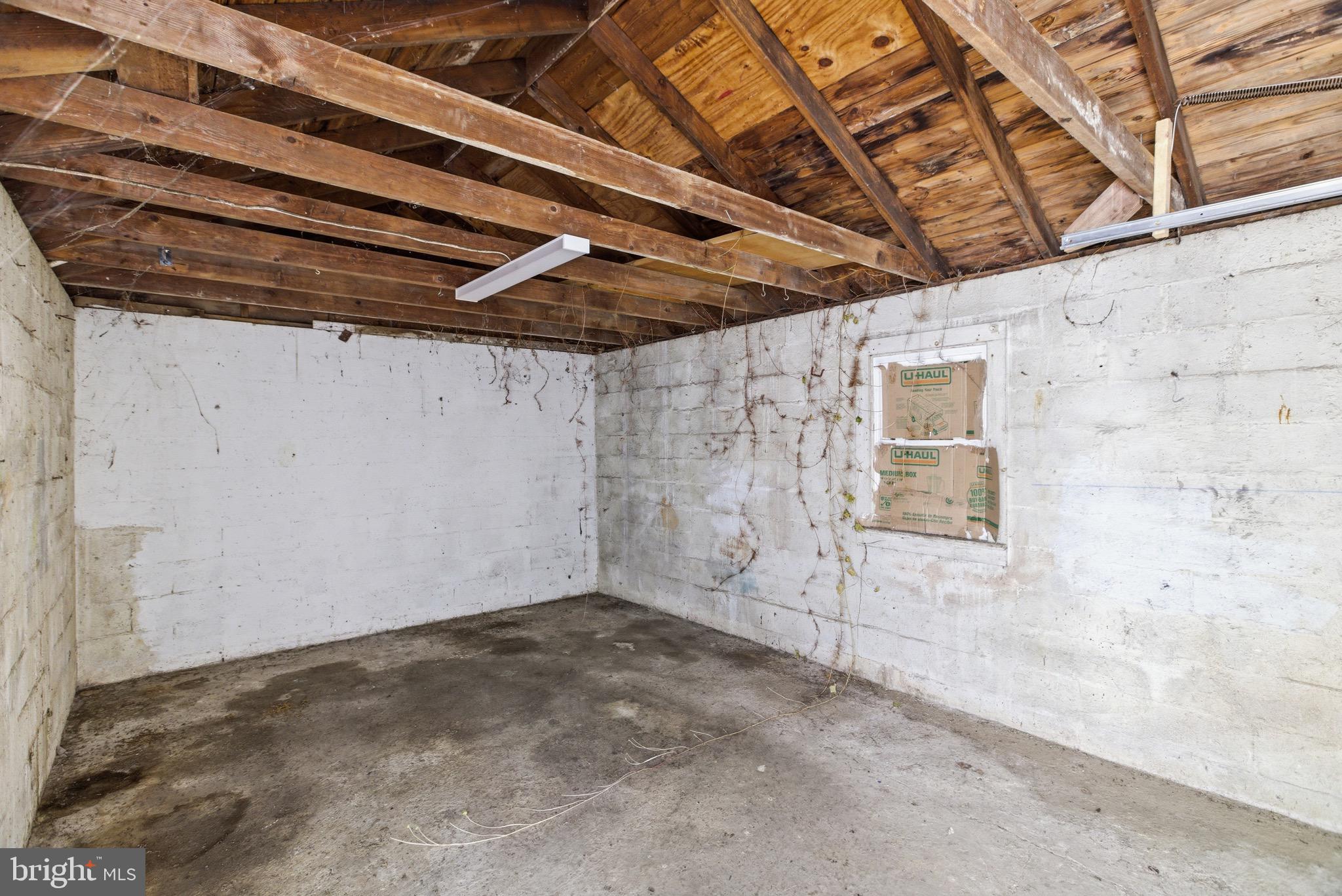 820 GREENHILL ROAD