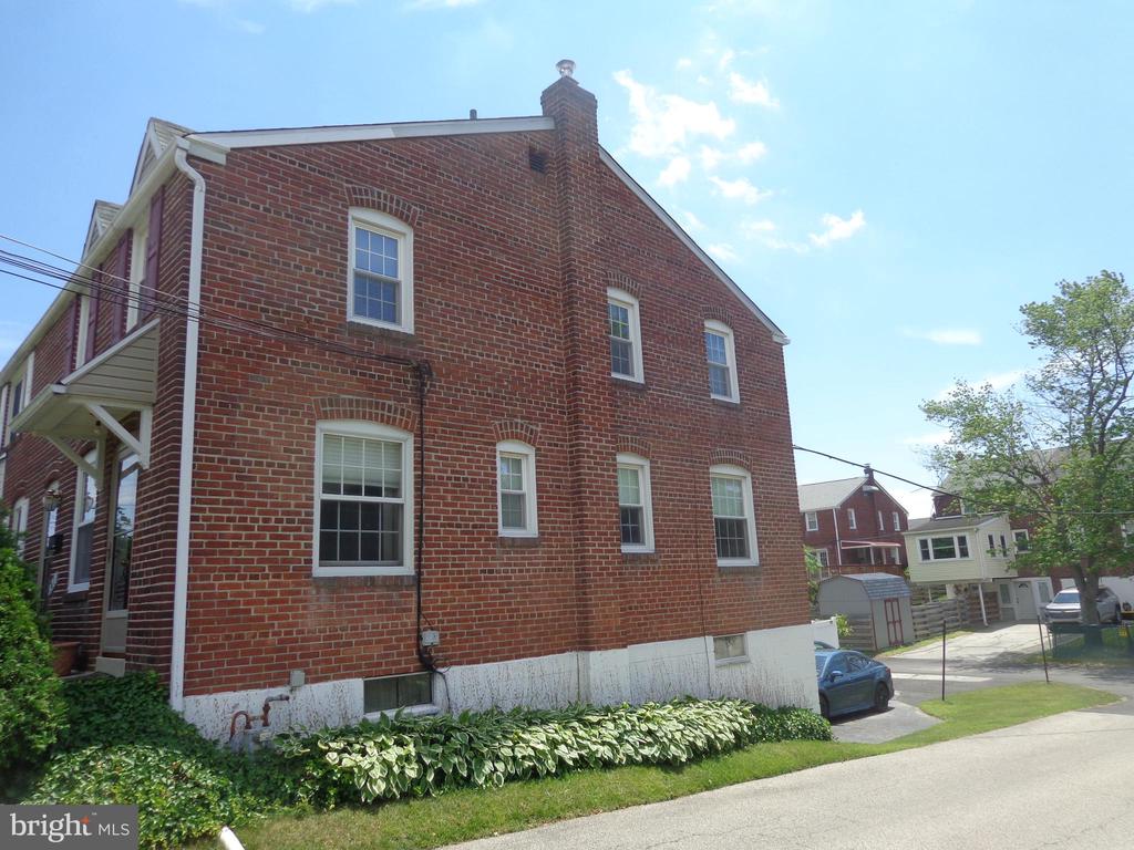 363 HOLMES ROAD