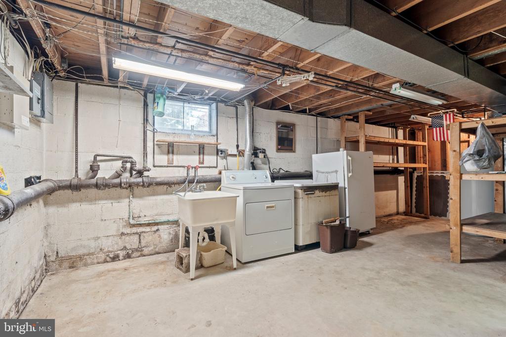 1625 Linden Ave