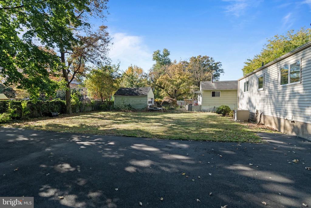 1625 Linden Ave