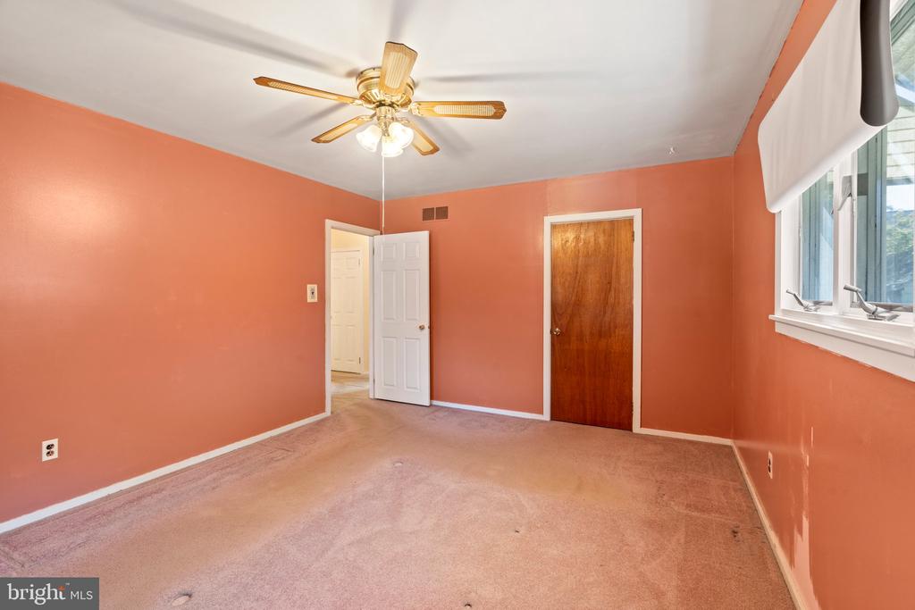 1625 Linden Ave